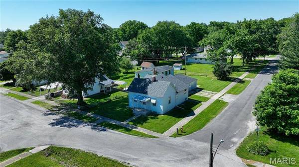 311 E 1st North ST, Mount Olive, IL 62069