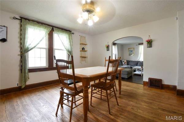 208 Wisconsin AVE, Alton, IL 62002