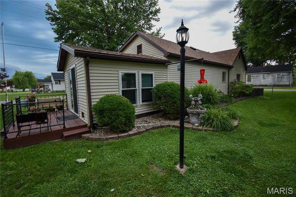 301 W 3rd North ST, Mount Olive, IL 62069