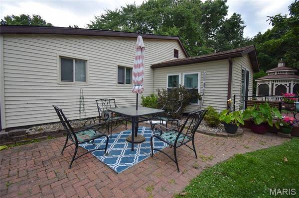 301 W 3rd North ST, Mount Olive, IL 62069