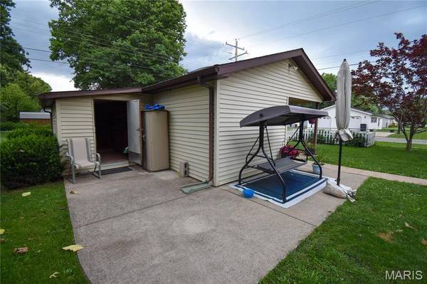 301 W 3rd North ST, Mount Olive, IL 62069