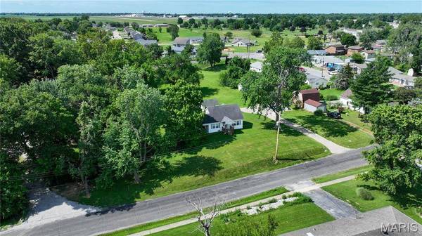 761 2nd ST, Bethalto, IL 62010