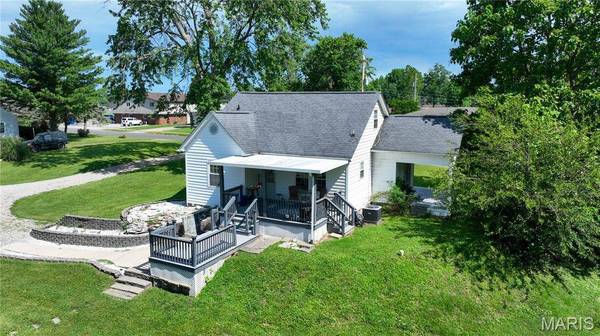 761 2nd ST, Bethalto, IL 62010