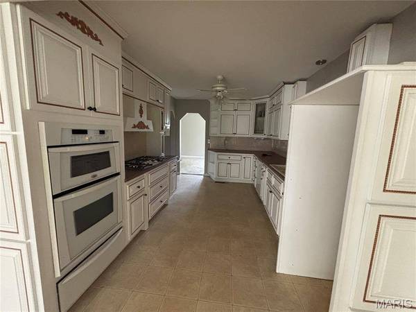 717 N Franklin ST, Staunton, IL 62088