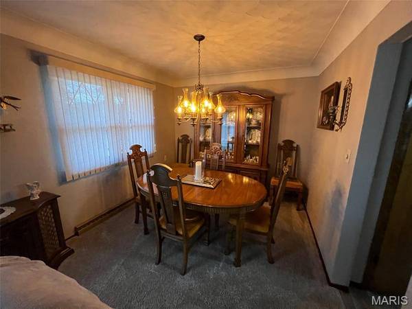 10788 Oak ST, Bunker Hill, IL 62014