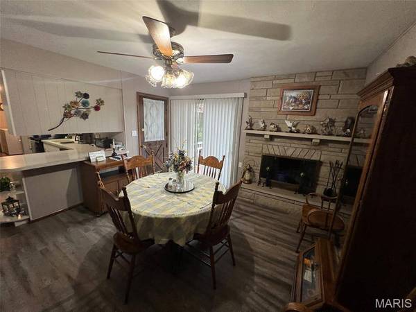 10788 Oak ST, Bunker Hill, IL 62014
