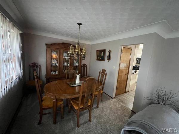 10788 Oak ST, Bunker Hill, IL 62014