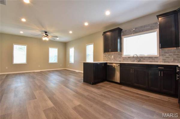 1201 E Main ST, Staunton, IL 62088