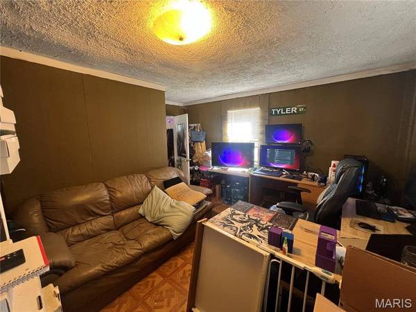 414 E Wilson AVE, Gillespie, IL 62033