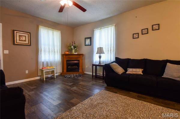 101 Mor ST, Wilsonville, IL 62093