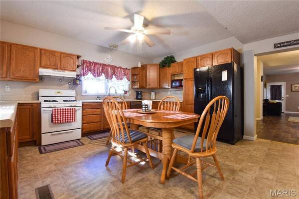 101 Mor ST, Wilsonville, IL 62093