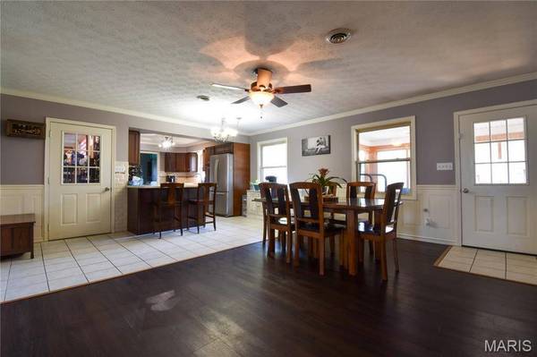 310 W Mill ST, Staunton, IL 62088