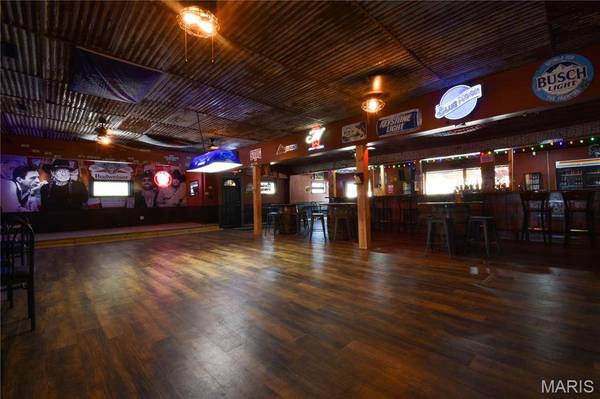402 W Deck, New Douglas, IL 62074