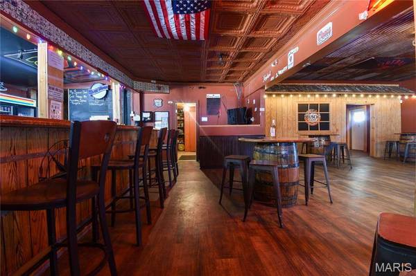402 W Deck, New Douglas, IL 62074
