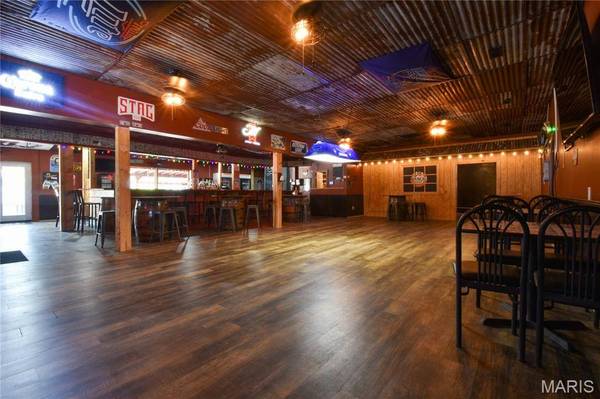 402 W Deck, New Douglas, IL 62074