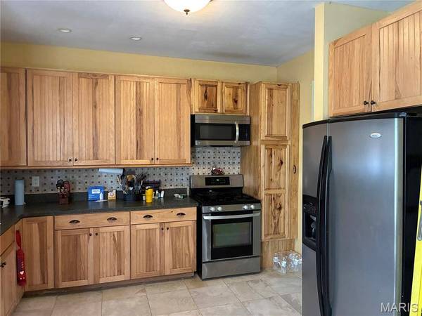 541 Ripson Bridge AVE, Sorento, IL 62086