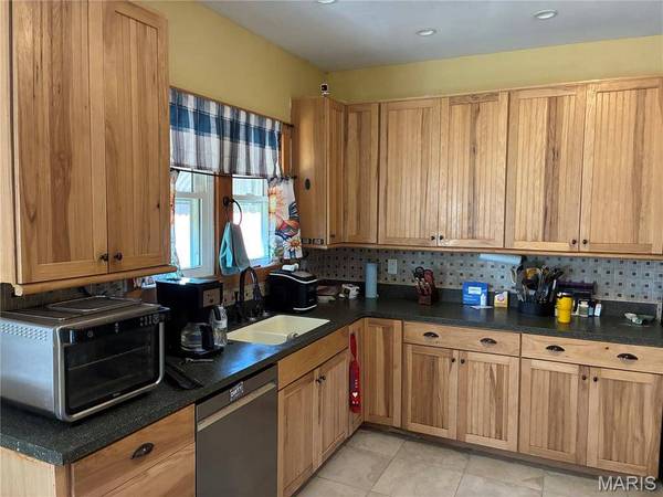 541 Ripson Bridge AVE, Sorento, IL 62086
