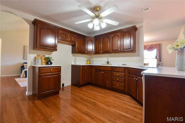 723 Stonecreek DR, Staunton, IL 62088