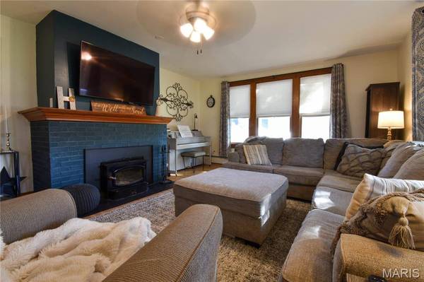 712 N Franklin ST, Litchfield, IL 62056