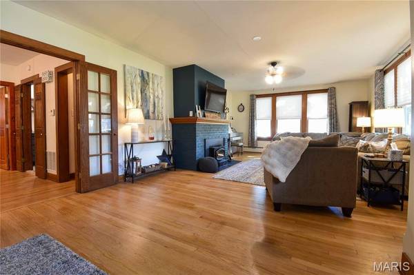 712 N Franklin ST, Litchfield, IL 62056