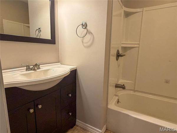 832 S Franklin ST, Litchfield, IL 62056