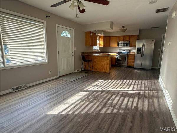 832 S Franklin ST, Litchfield, IL 62056