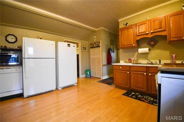 200 W Garrison ST, Gillespie, IL 62033