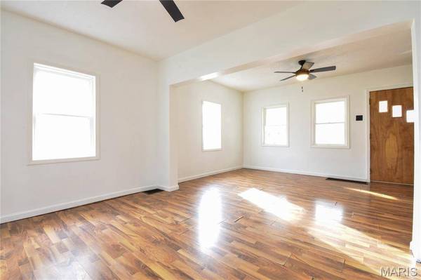 1007 Sumner ST, Carlinville, IL 62626