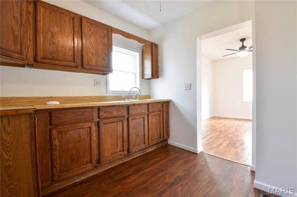 1007 Sumner ST, Carlinville, IL 62626