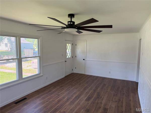 319 W Palmer ST, Litchfield, IL 62056