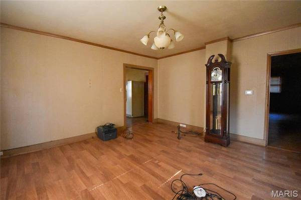 108 E 14th ST, Staunton, IL 62088