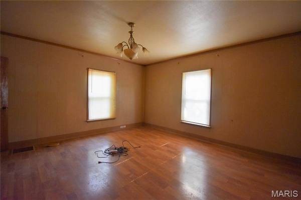 108 E 14th ST, Staunton, IL 62088