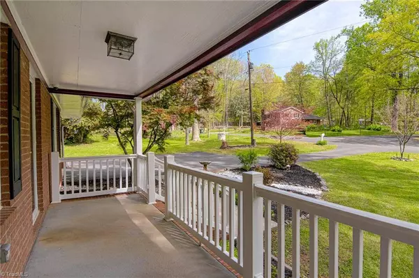 2305 Amelia RD, Pfafftown, NC 27040