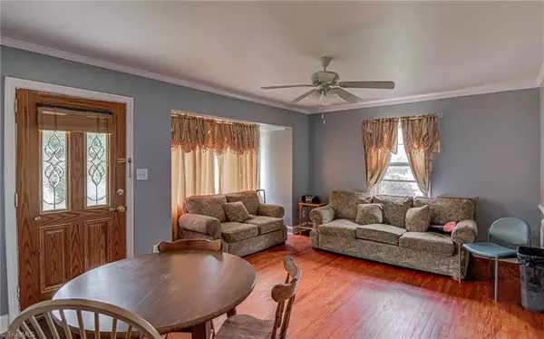 1401 Bretton ST, Winston-salem, NC 27105