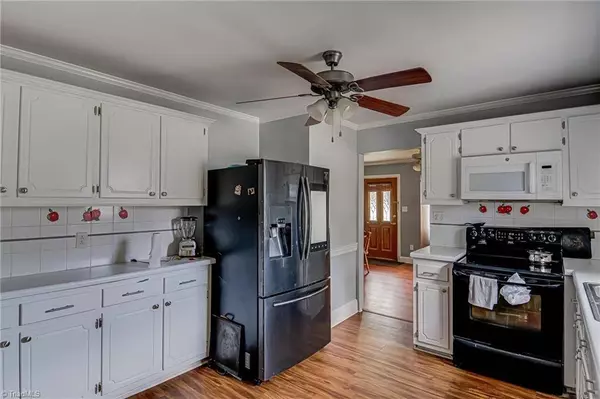 1401 Bretton ST, Winston-salem, NC 27105