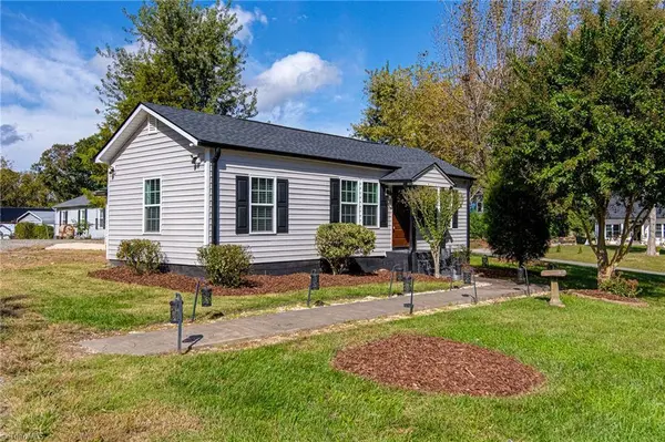 4090 Ogburn AVE, Winston-salem, NC 27105