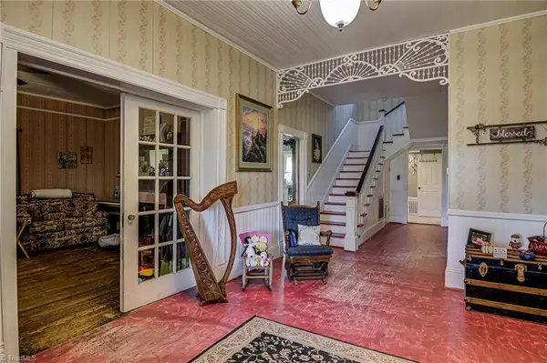 4968 Old Walkertown RD, Winston-salem, NC 27105