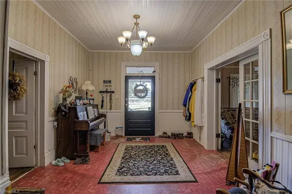 4968 Old Walkertown RD, Winston-salem, NC 27105