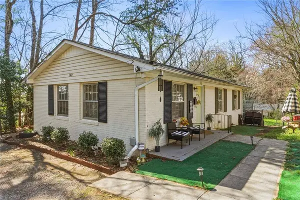 1342 Tredwell DR, Winston-salem, NC 27103