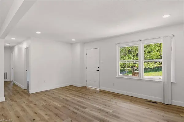 331 Retnuh DR, Winston-salem, NC 27105