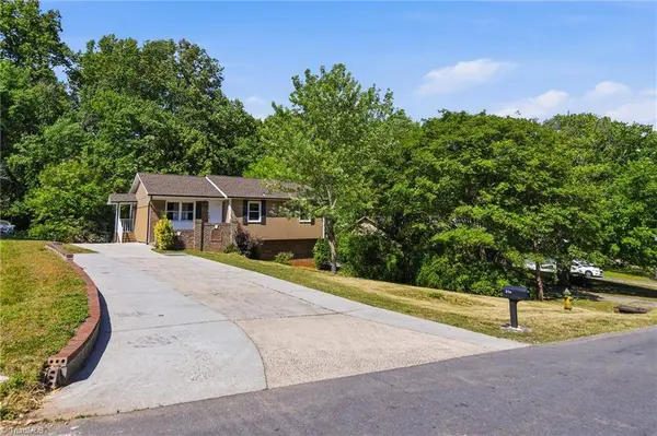 331 Retnuh DR, Winston-salem, NC 27105