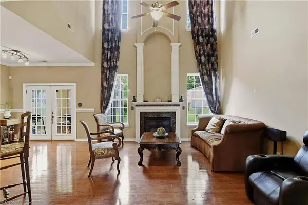 2595 Viola CT, Winston-salem, NC 27127