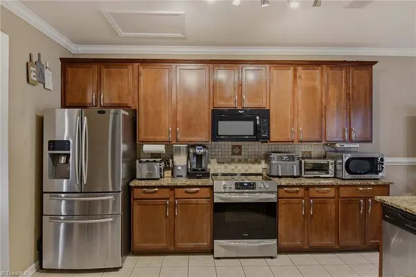 2595 Viola CT, Winston-salem, NC 27127