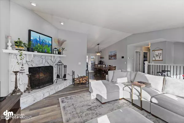 8788 Kak Island ST, Eagle River, AK 99577