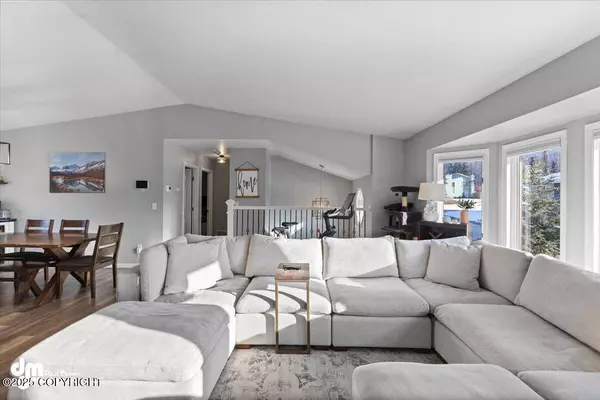 8788 Kak Island ST, Eagle River, AK 99577