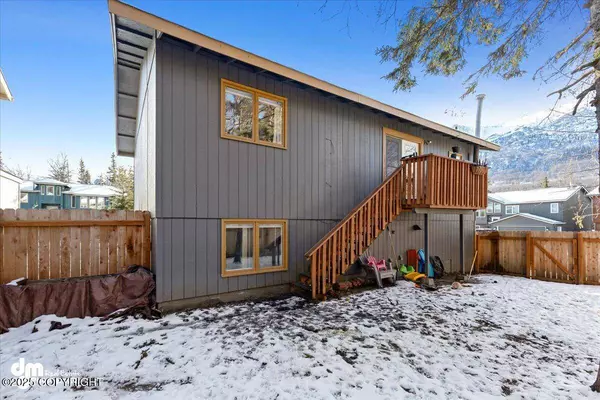 8788 Kak Island ST, Eagle River, AK 99577