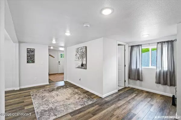 21550 Cheely's LN, Chugiak, AK 99567