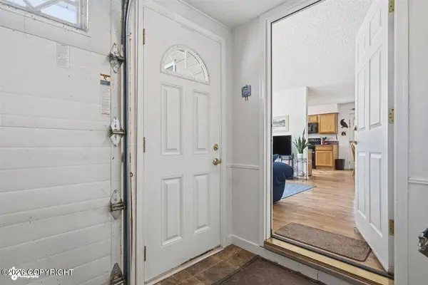 7100 Foothill DR, Anchorage, AK 99504