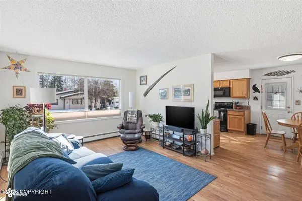 7100 Foothill DR, Anchorage, AK 99504