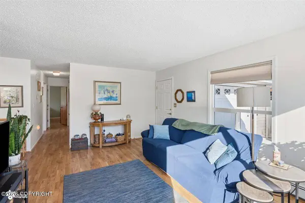 7100 Foothill DR, Anchorage, AK 99504